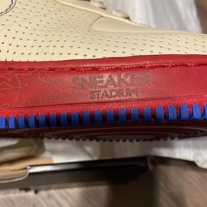 Mens Nike AF1 special edition “sneaker stadium” size 11